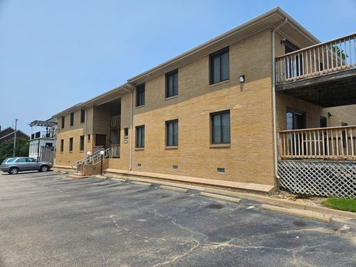 Property MUST be physically viewed before filling out an application. – photo 1