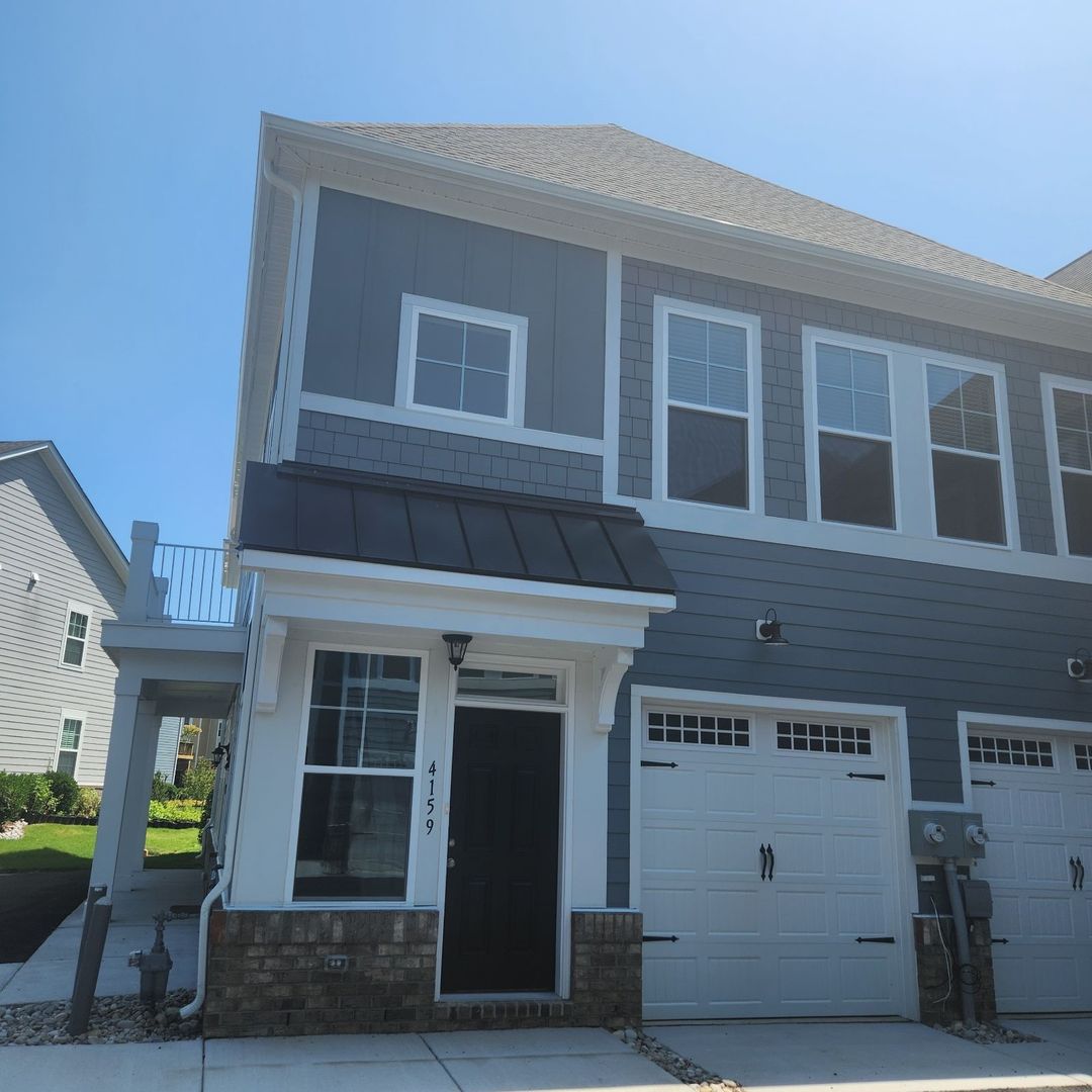 Williamsburg House: 4159 Northridge Street