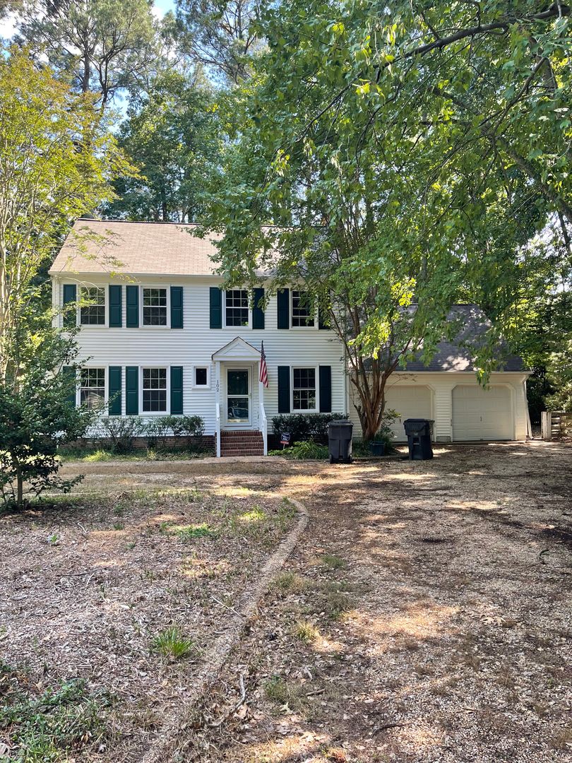 Williamsburg House: 102 Harbin Court