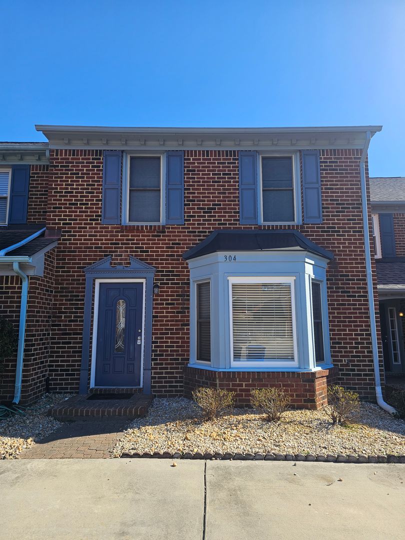 Virginia Beach House: 304 Boerum Ct