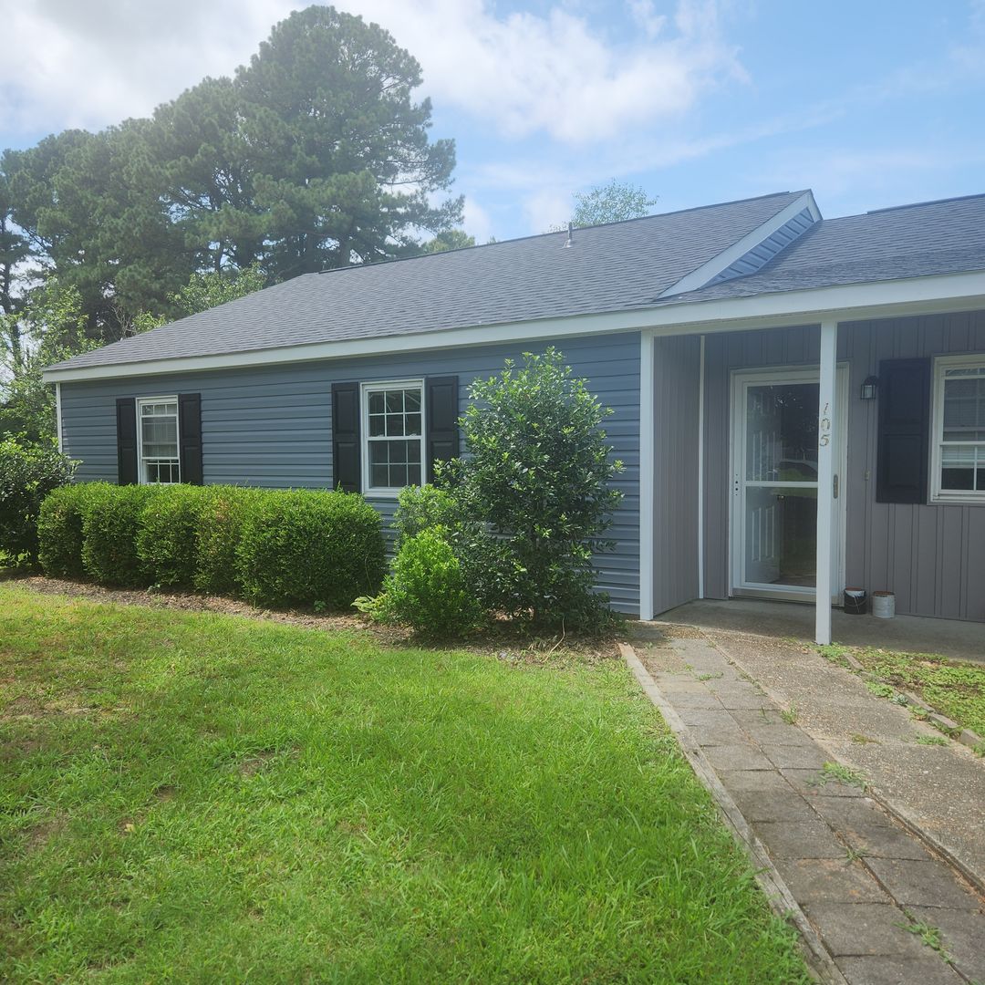 Williamsburg House: 105 Tarleton Bivouac