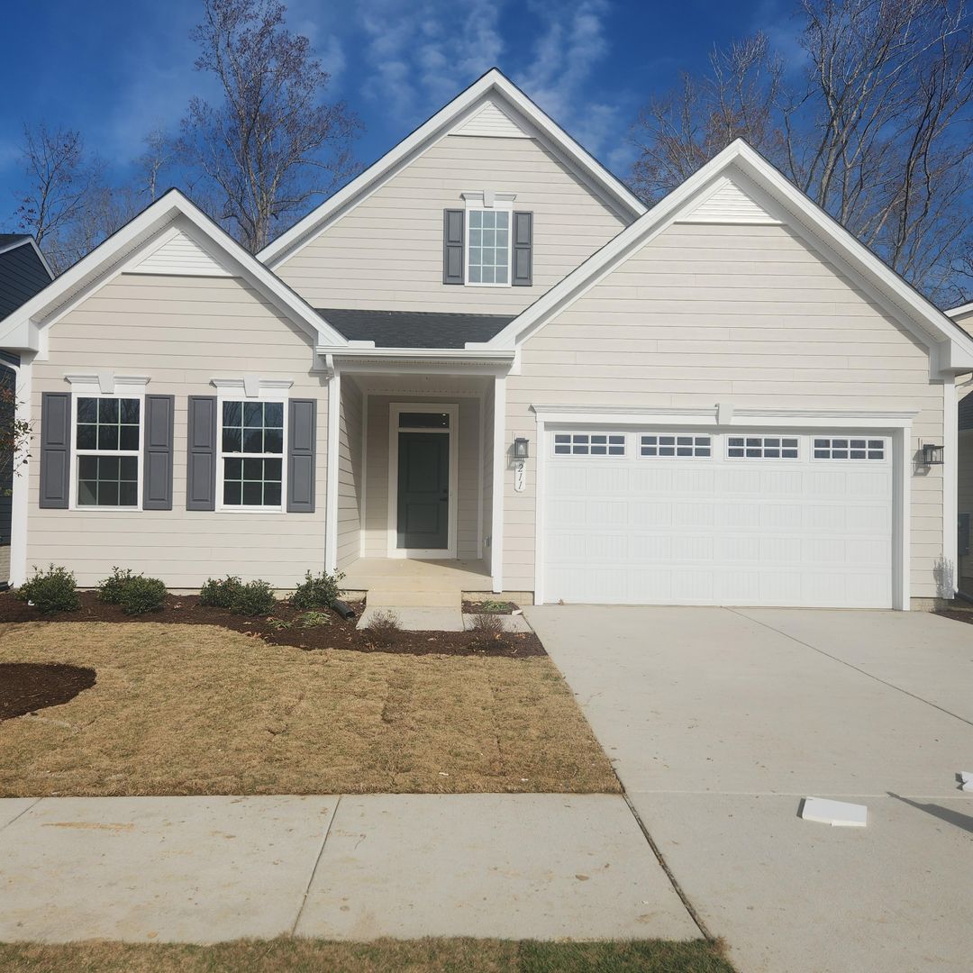 Williamsburg House: 211 Woodcreek Road