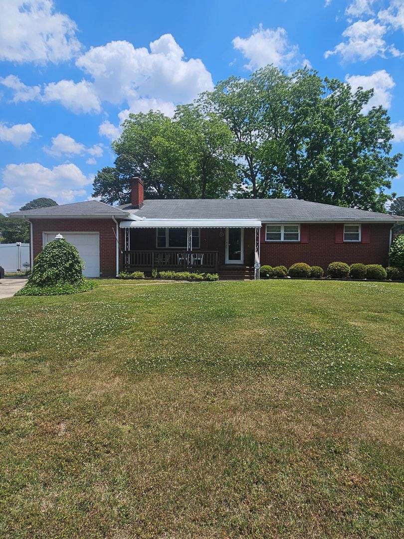 Chesapeake House: 309 Lenore Trail