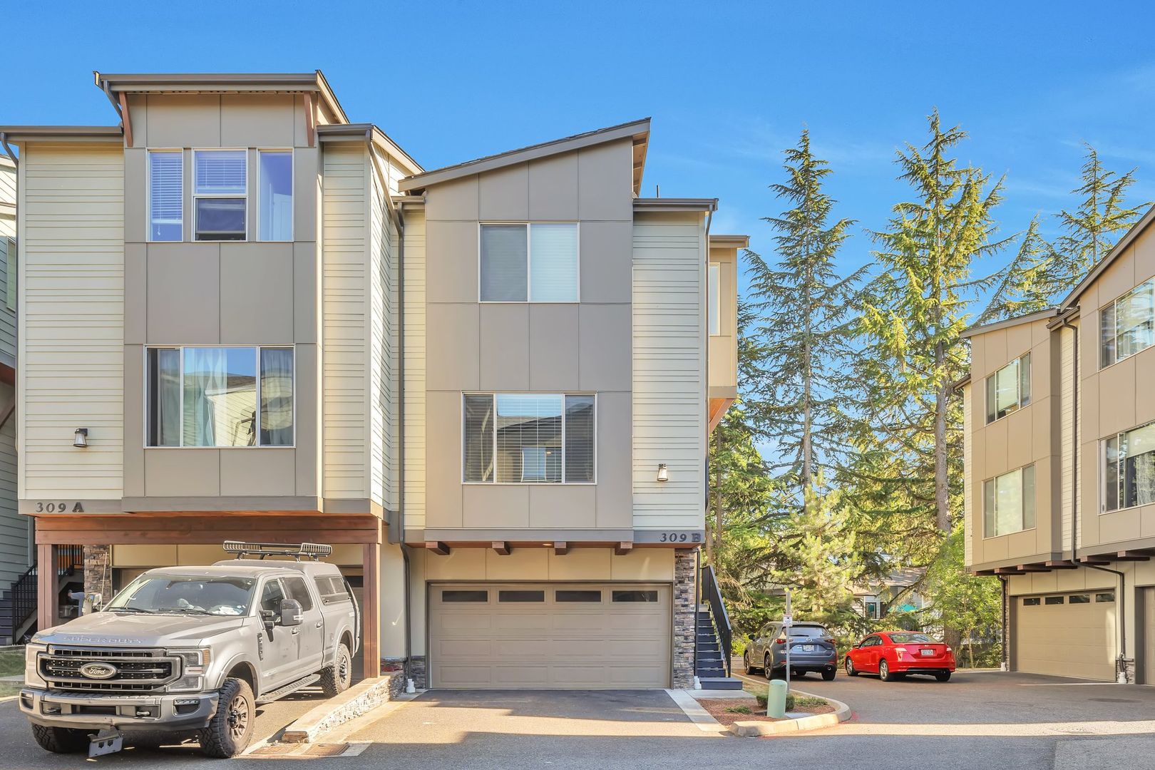 Renton House: 309 S 47th St #B