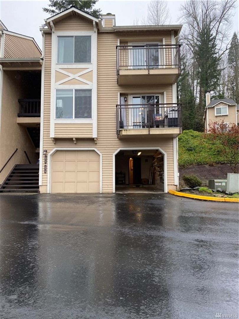 Woodinville House: 12717 NE 171st Lane #O