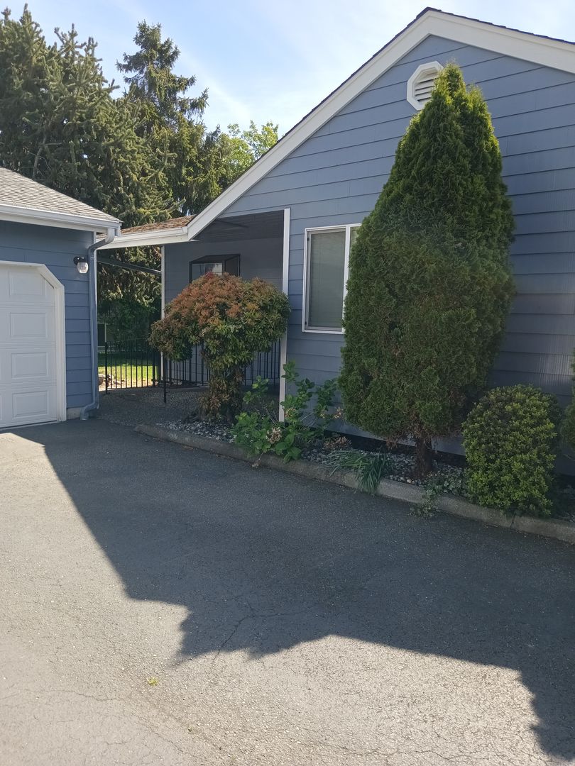 Oak Harbor Condo: 31080 SR 20 #F1