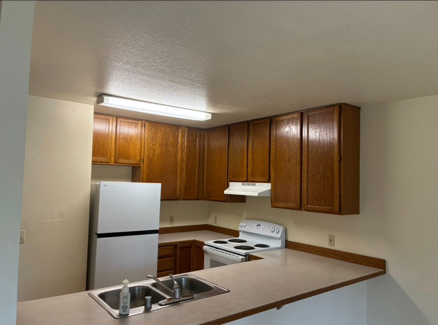 Mount Vernon Apartment: 3400 E College Way