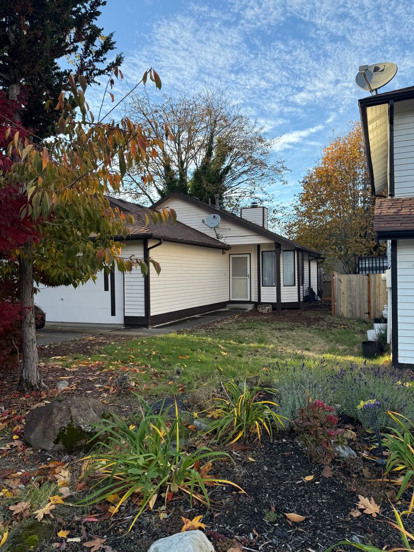 Renton House: 2024 SE 8th Dr