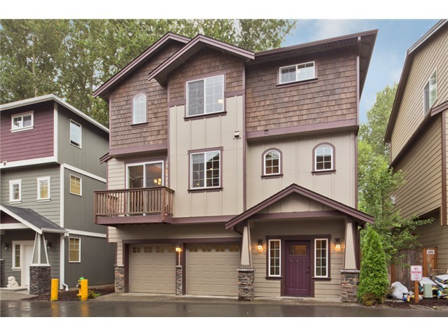 Lynnwood House: 20410 41st Pl W