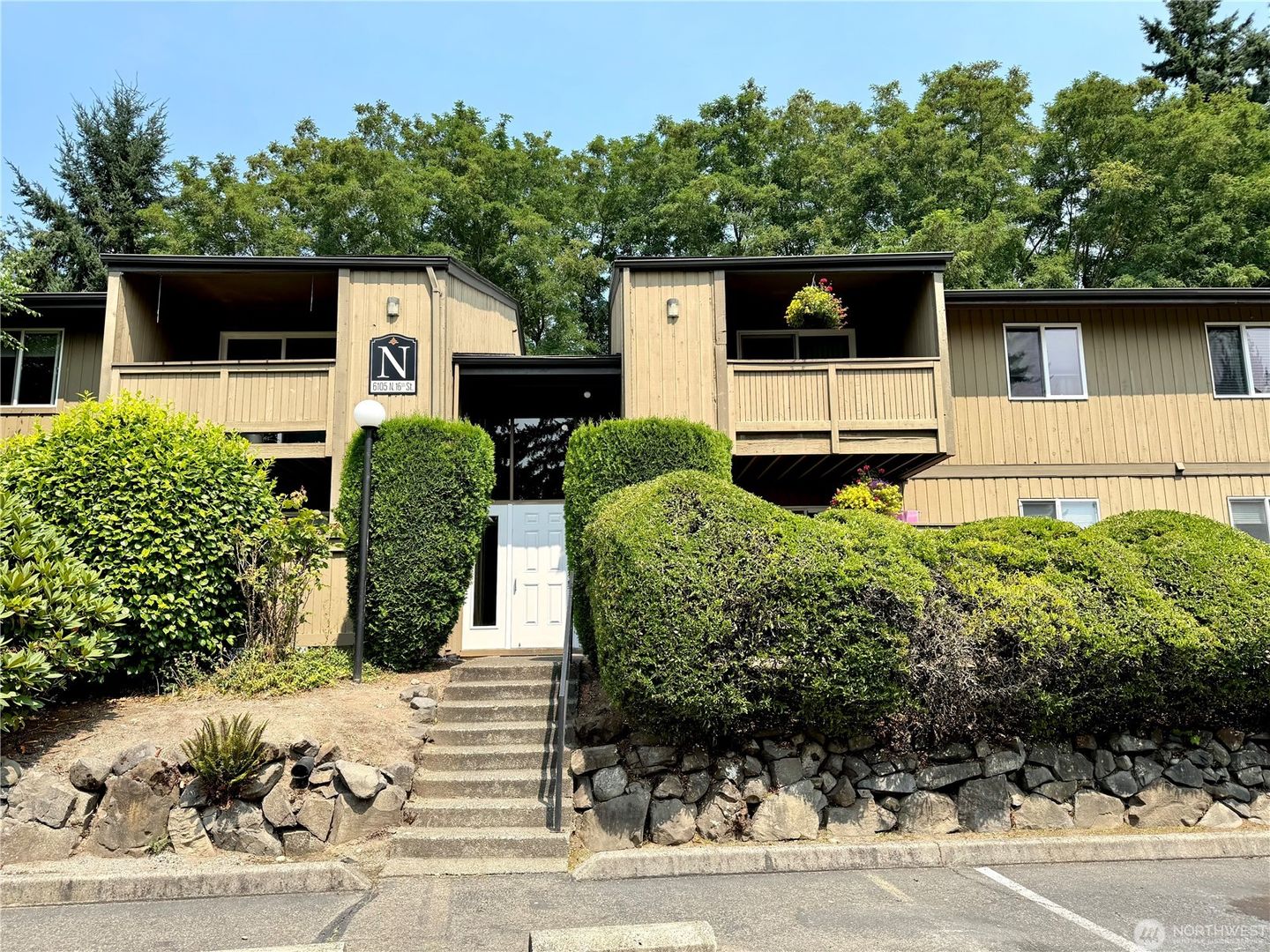 Tacoma House: 6105 N 16th St #N103