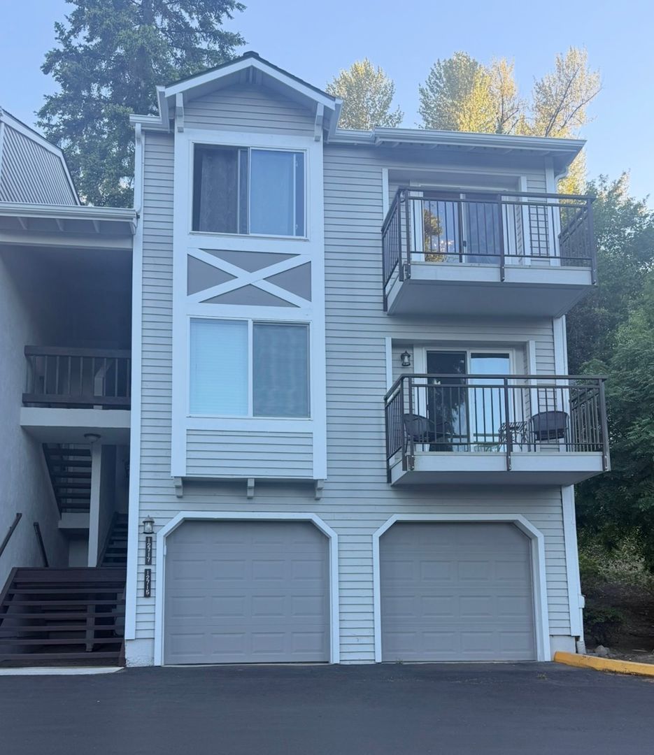 Woodinville House: 12717 NE 171st Lane #O