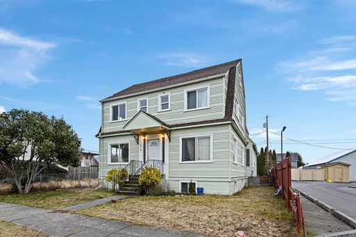 1518 7th St #4