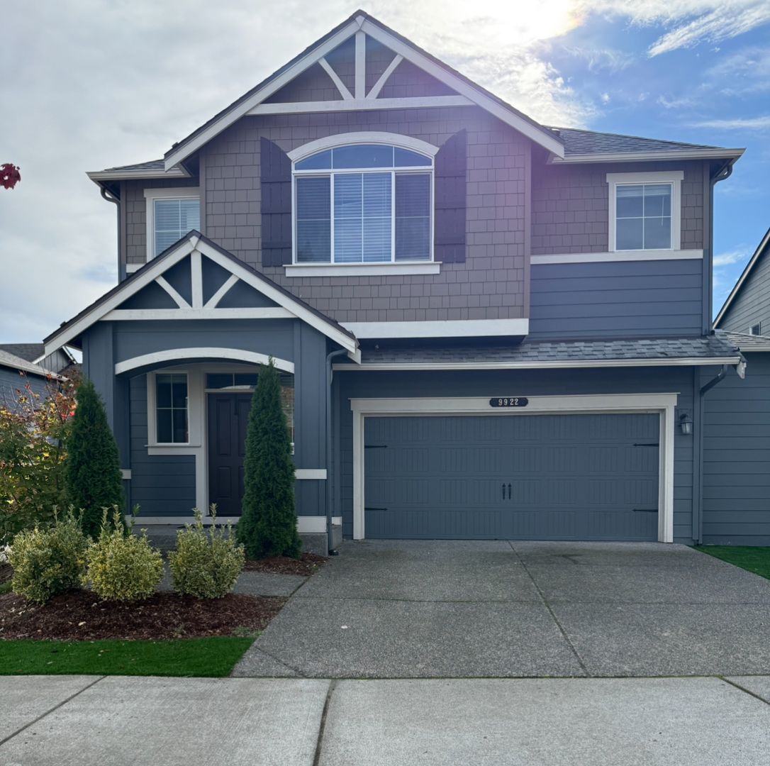 Lake Stevens House: 9922 13th St SE