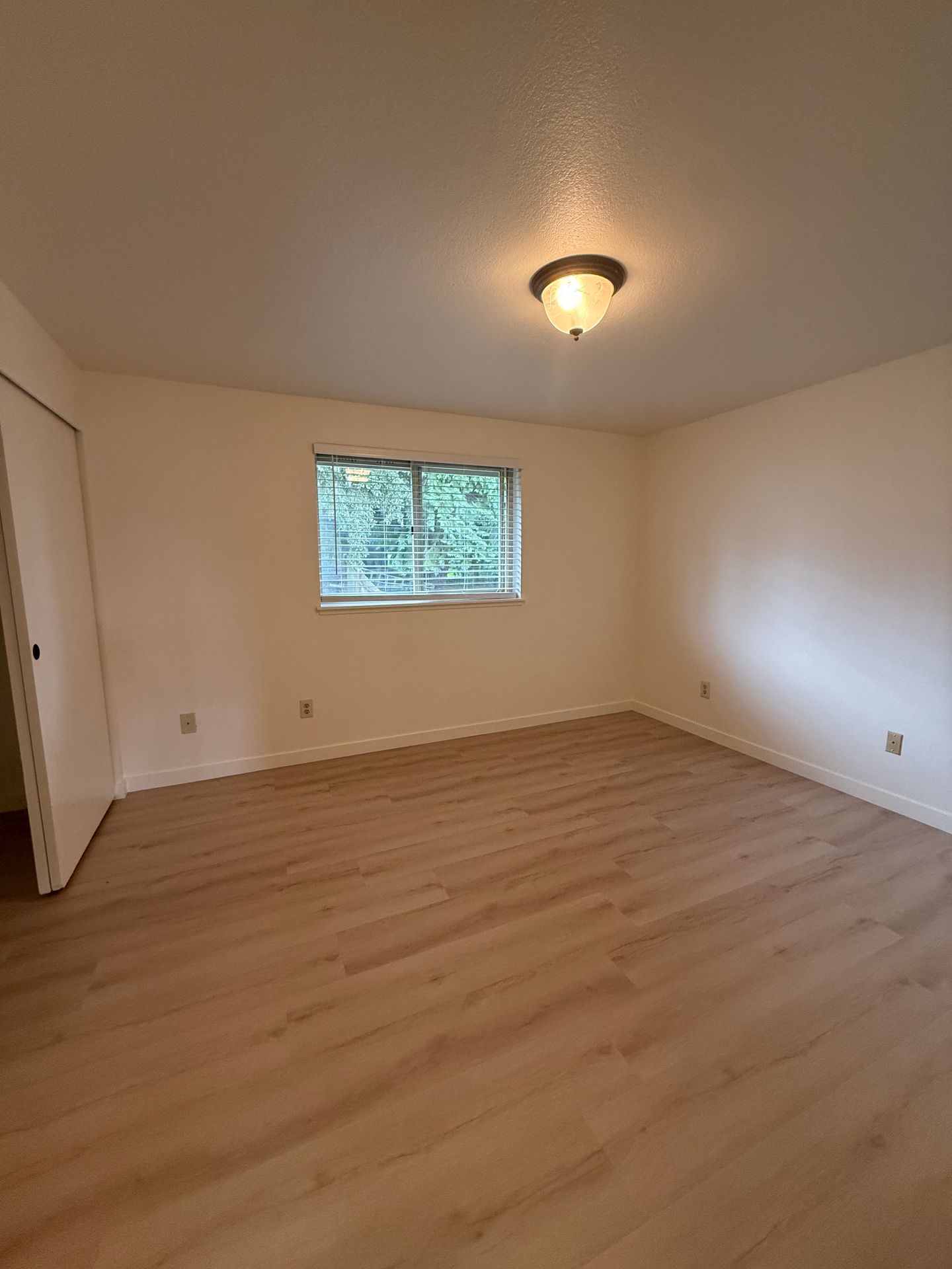 67th Ave NE 7511 11 of 12