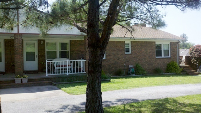 Paducah Apartment: 4300 Lovelaceville Road