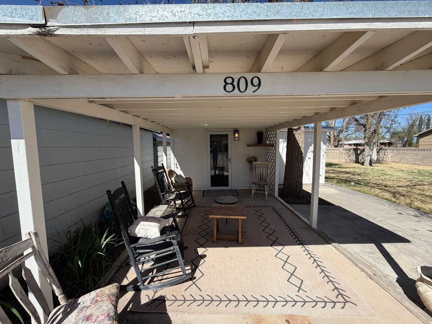 Carlsbad House: 809 1/2 N Pate