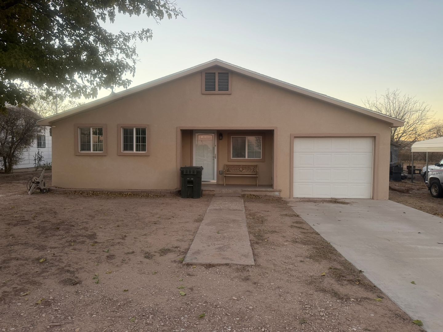 Carlsbad House: 315 N Maple