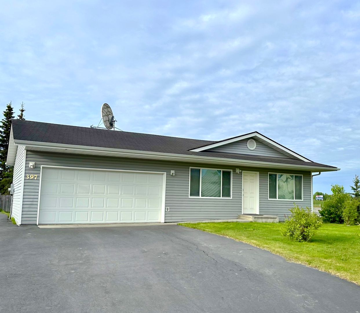 Soldotna House: 397 W Katmai Ave