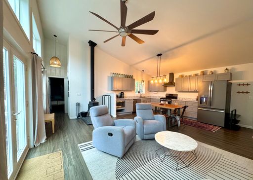 SEASONAL STERLING HOME