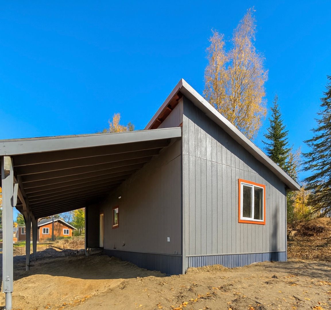 Soldotna Apartment: Vickis Way