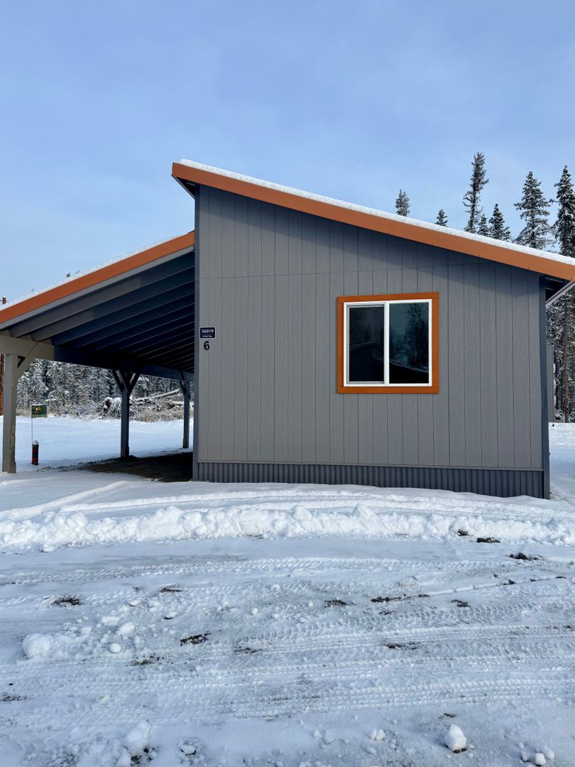 Soldotna Apartment: Vickis Way