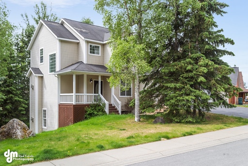 Beautiful home with 5 bedroom, 3.5 baths, 3 car garage.