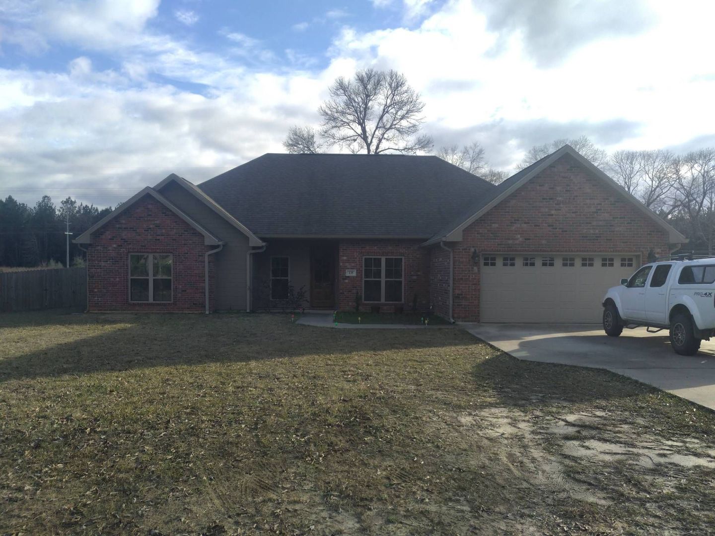 DeRidder House: 235 Golden Lantern Rd.