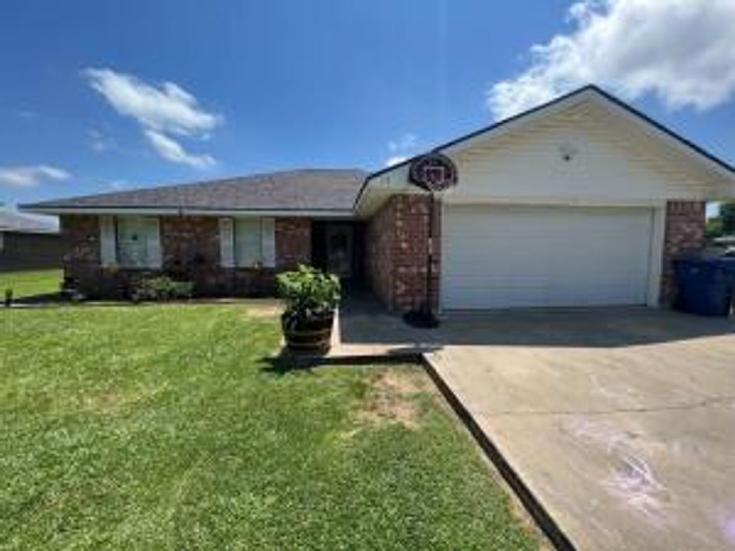 DeRidder House: 113 Mayhaw