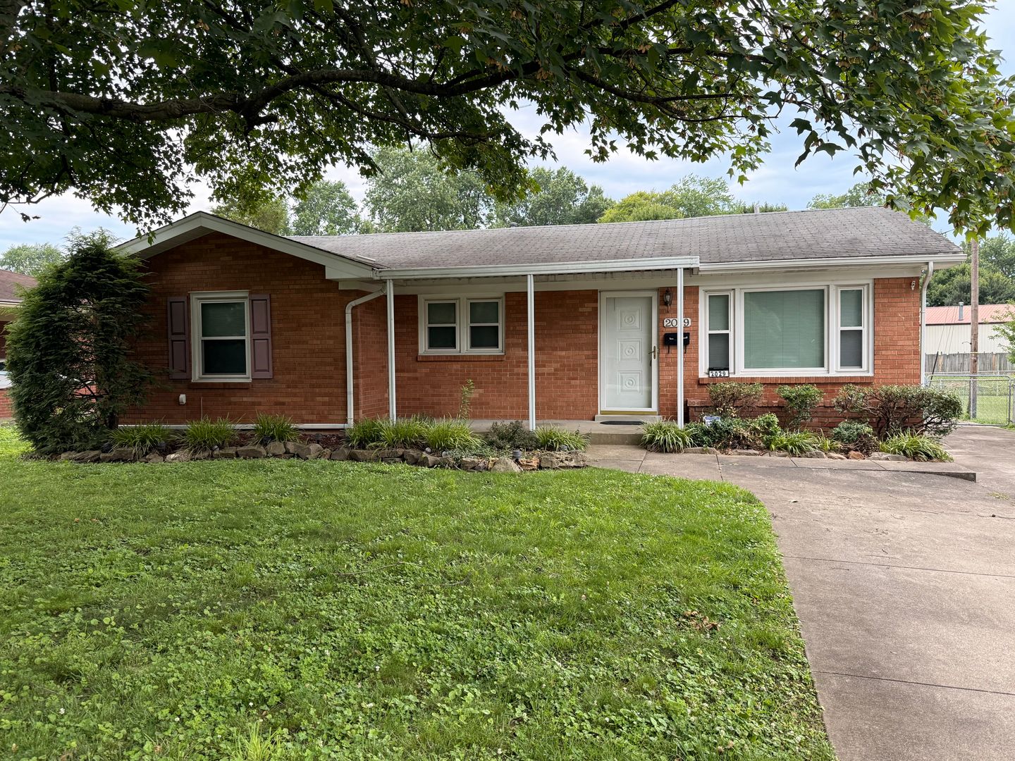 Louisville House: 2029 Lynn Lea Road