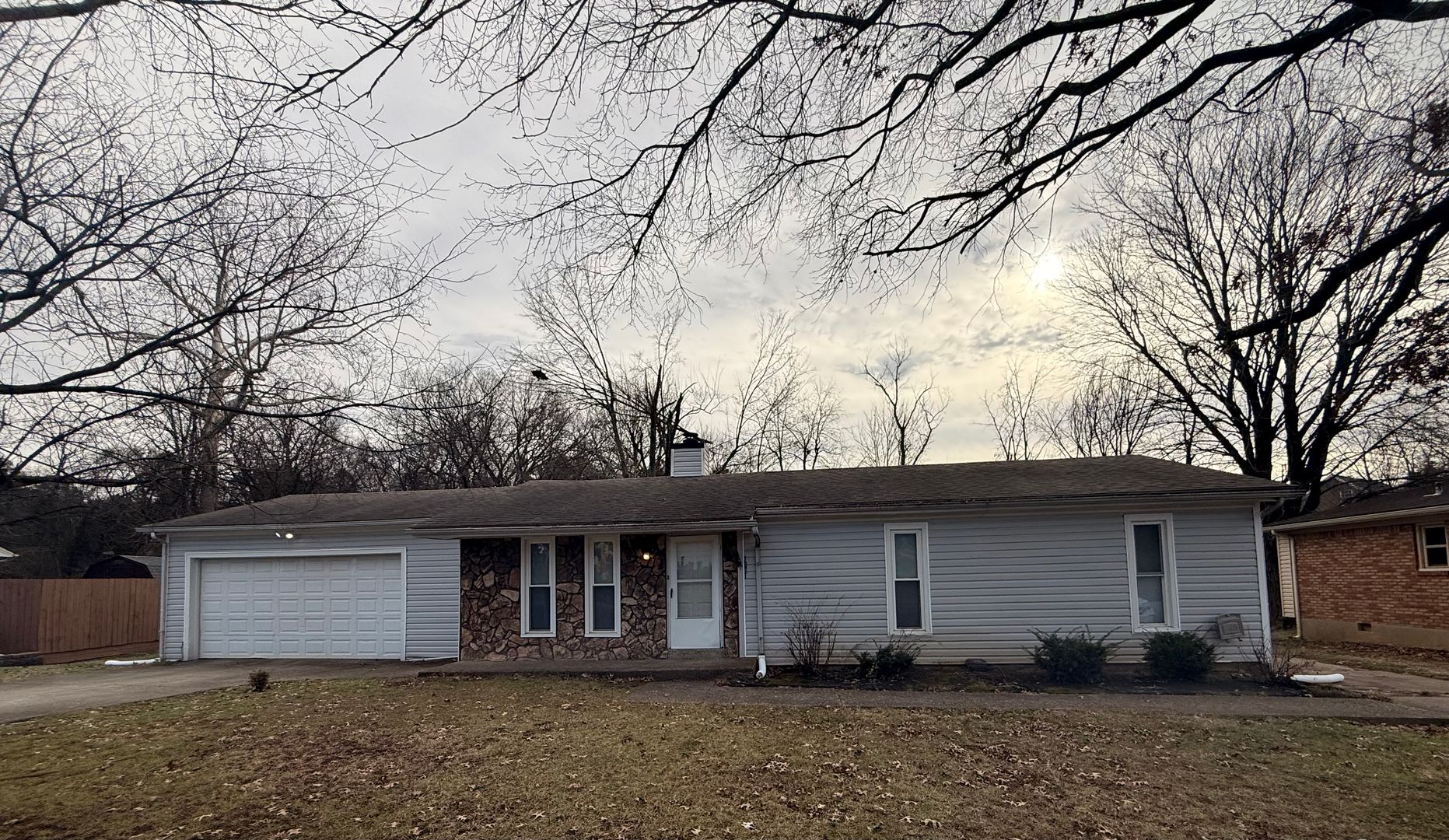 Louisville House: 8401  Roseborough Rd.