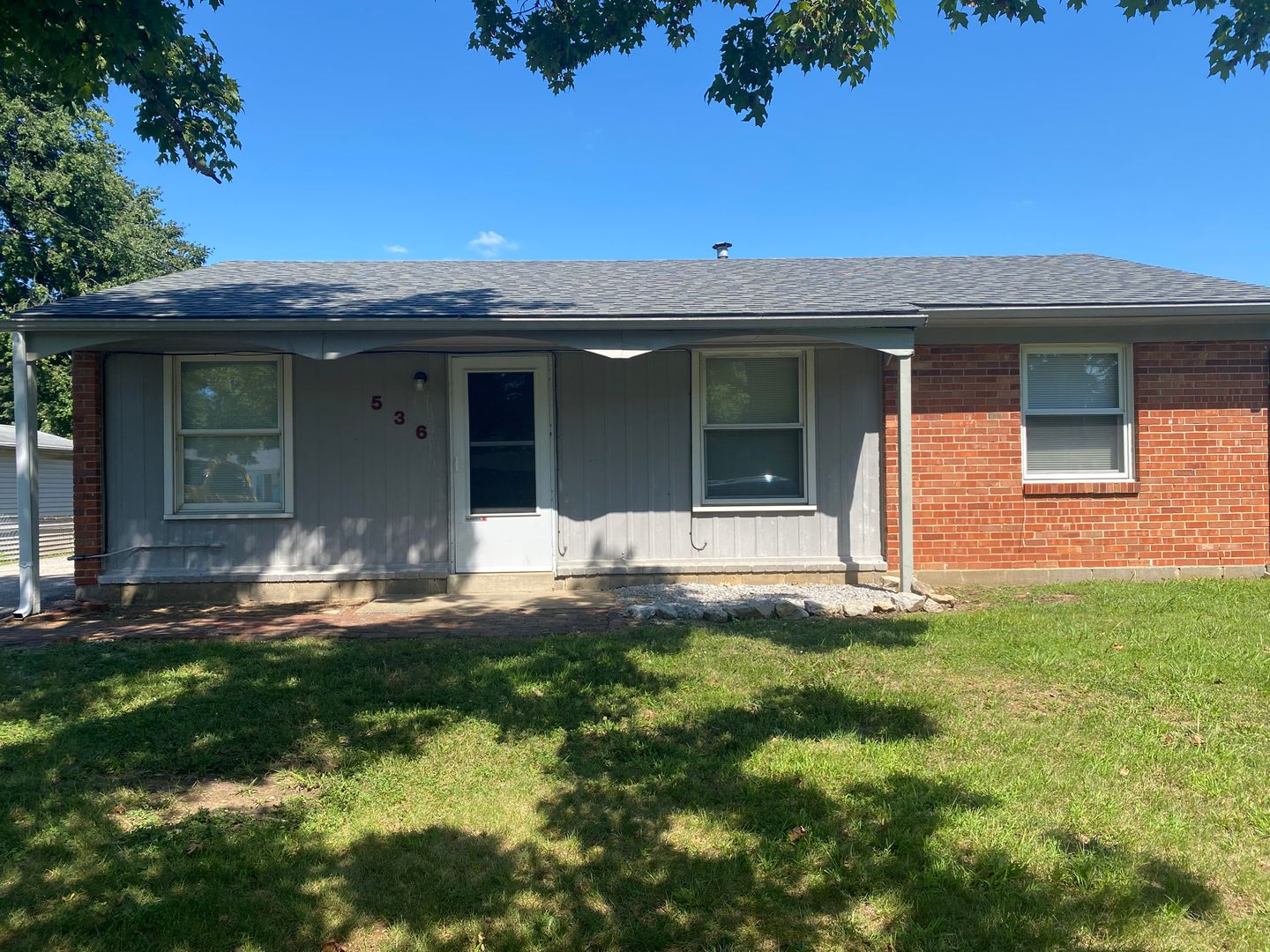 Louisville House: 536 Crestwood Ln.