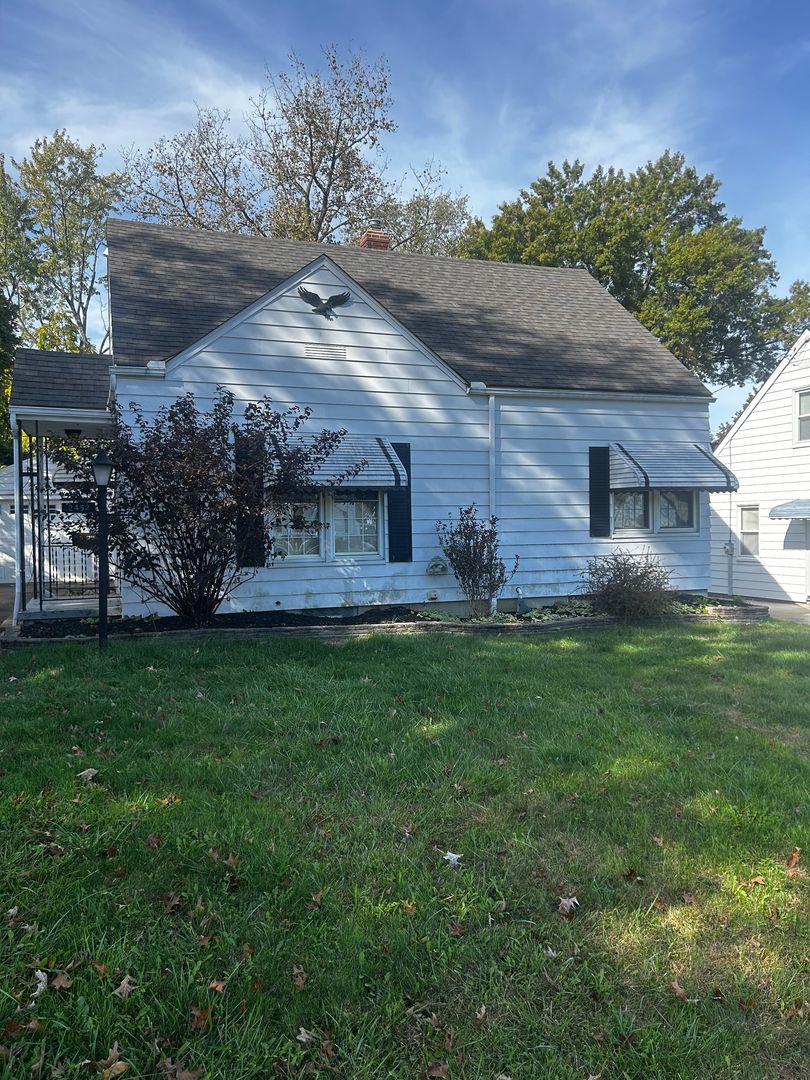 Cuyahoga Falls House: 2452 24th St