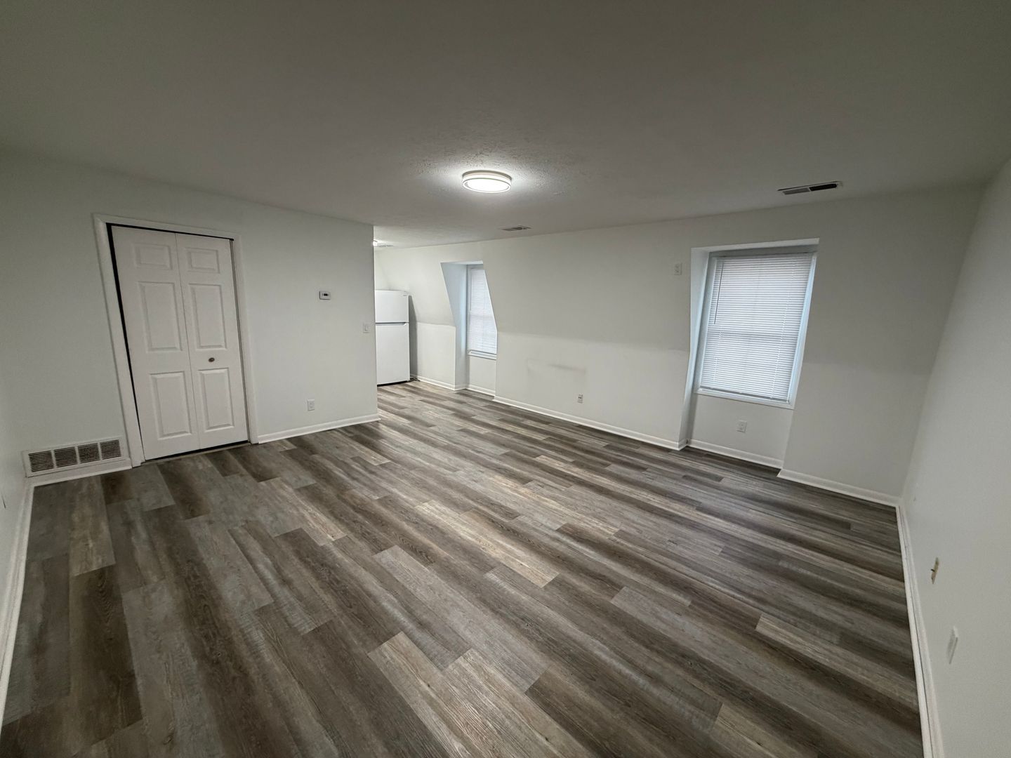 Akron Apartment: 1248-1256 Weathervane Lane