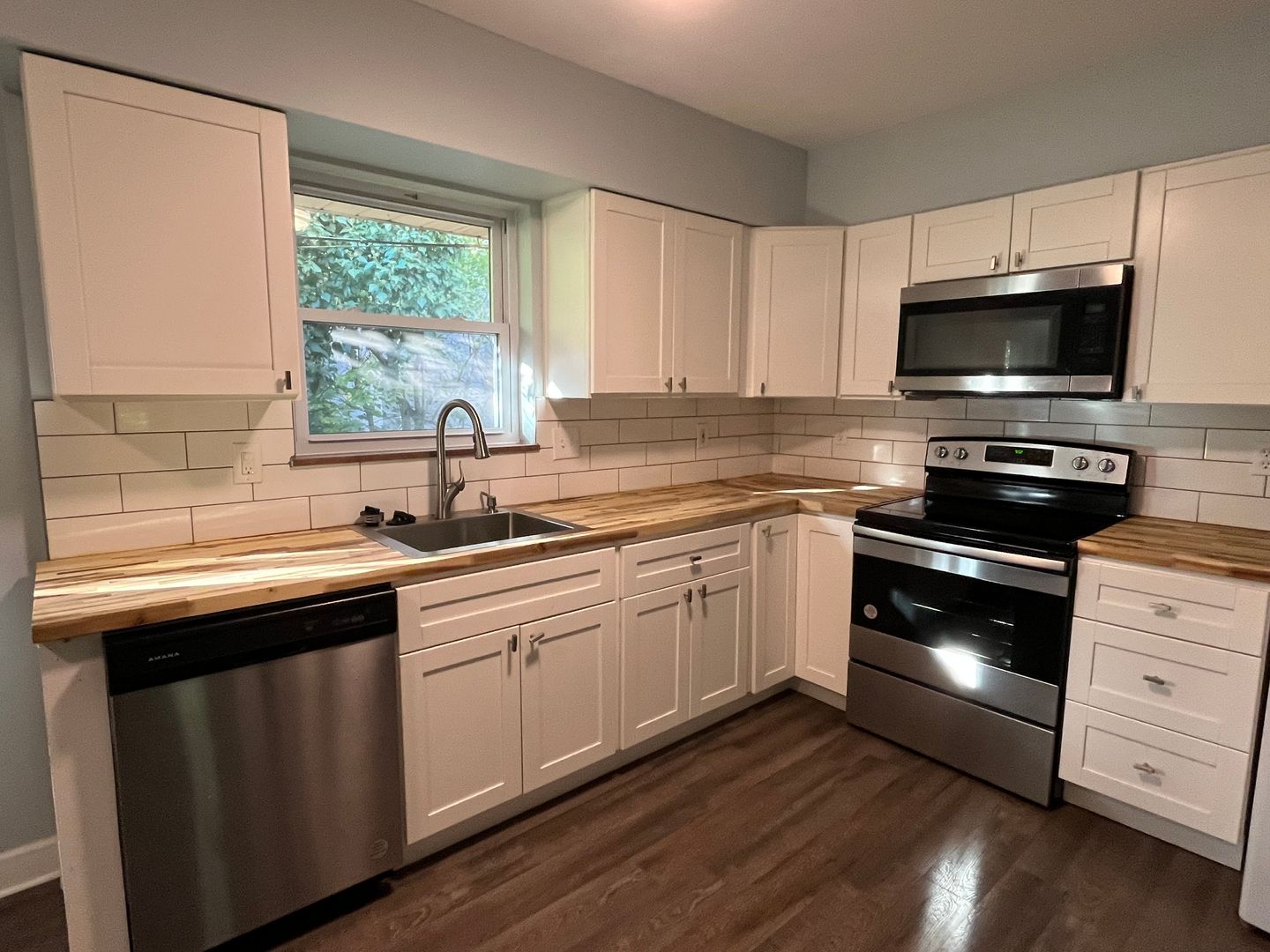 Rocky River Apartment: 1560 Wagar Rd