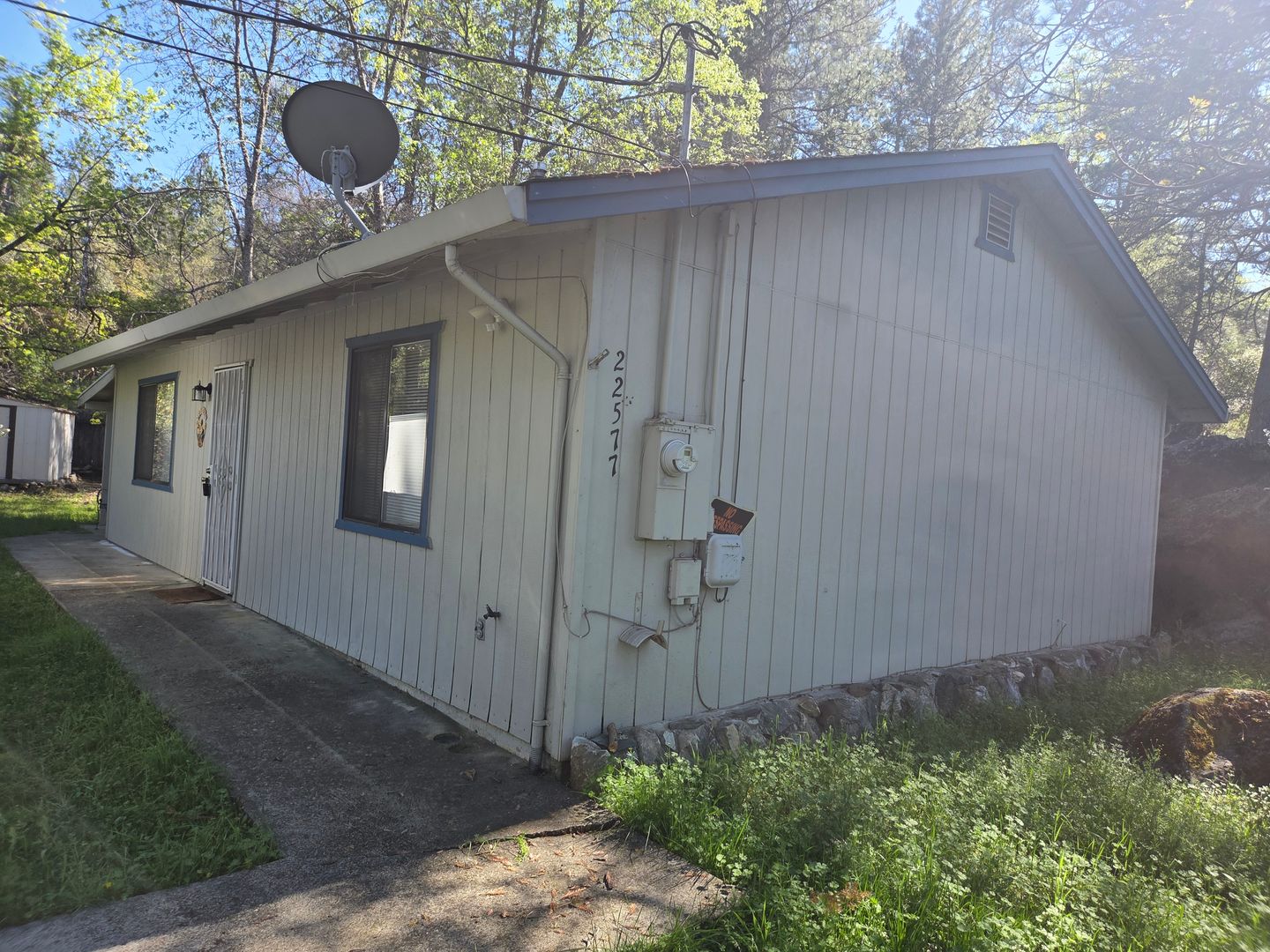 Columbia House: 22577 Church St.