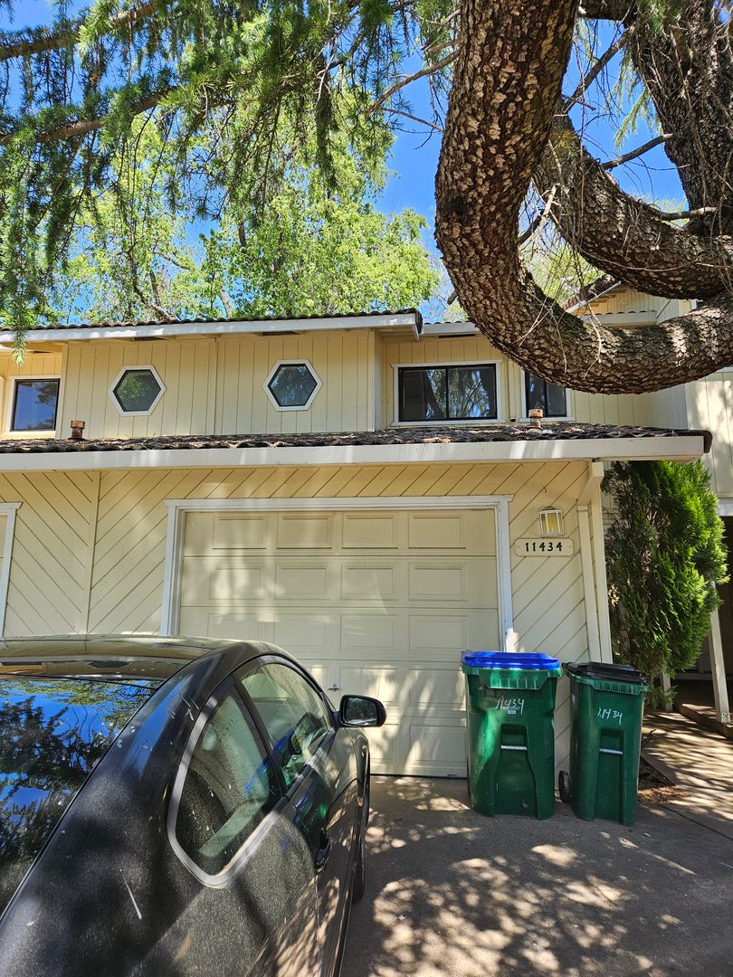 Sonora House: 11434 Columbia Village Drive
