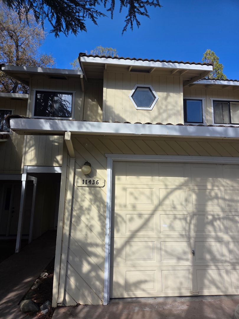 Sonora House: 11436 Columbia Village Drive