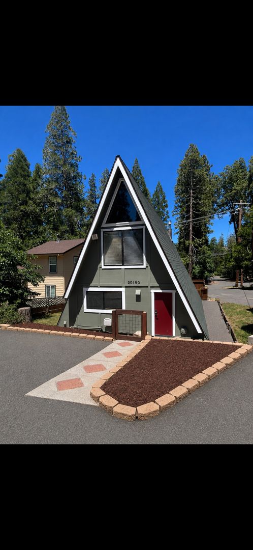 Twain Harte House: 20150 Manzanita Street