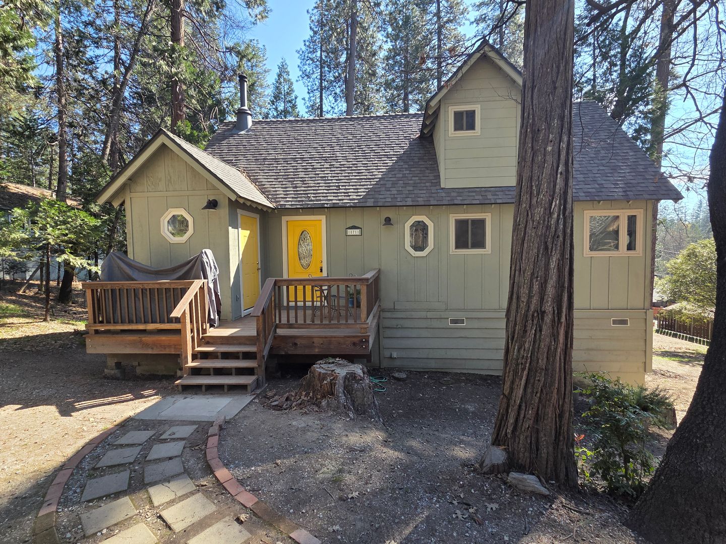 Twain Harte House: 18711 Columbia Dr.