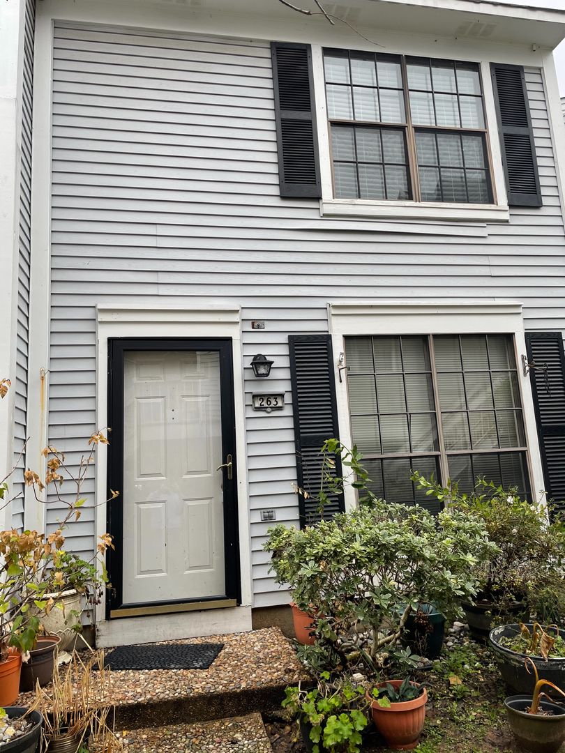 COBBLESTONE TOWNHOUSE