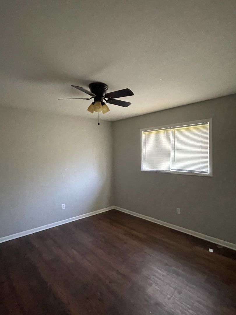 1402 Azalea , Bossier City, LA 71112