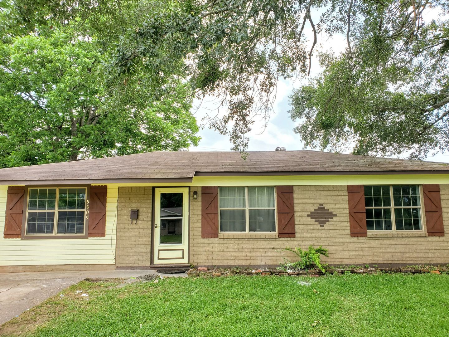 Bossier City House: 5309 Daffodil