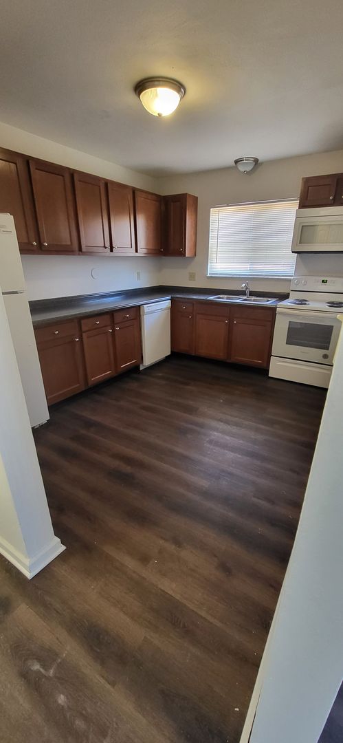 St. Louis Apartment: 5226 Lemay Ferry Rd