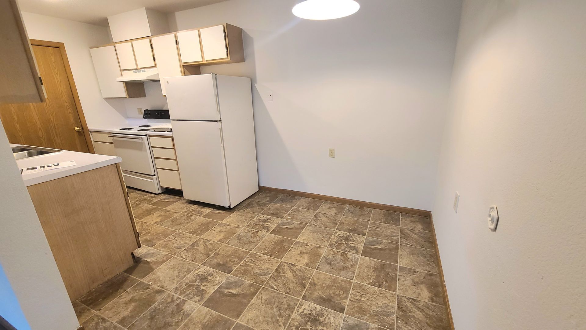 Festus Apartment: 1 Oak Knoll Dr.