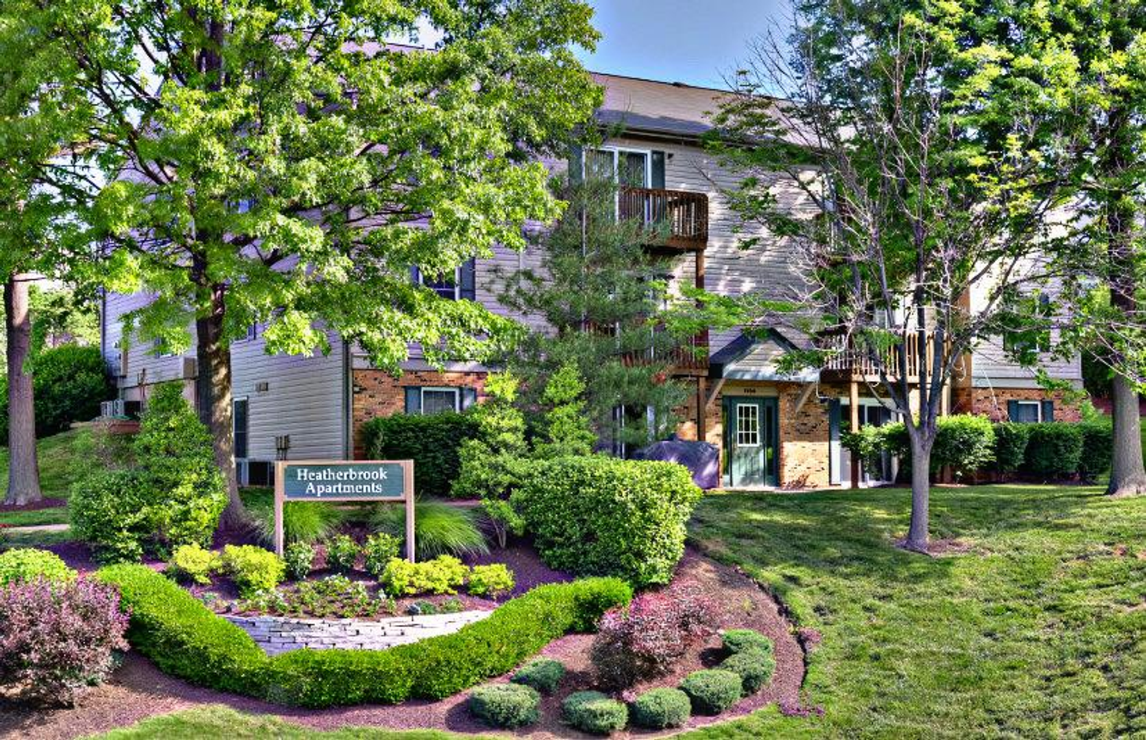 St. Louis Apartment: 1100 Kingbolt Cir Dr.