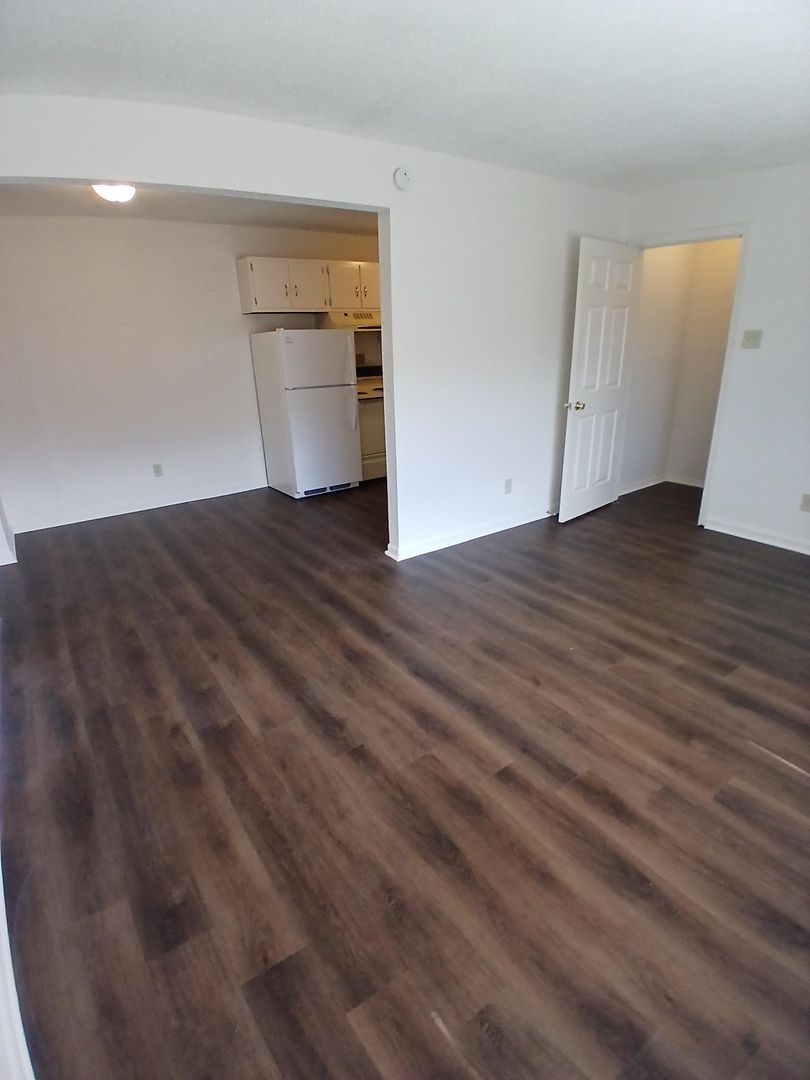 St. Louis Apartment: 5226 Lemay Ferry Rd