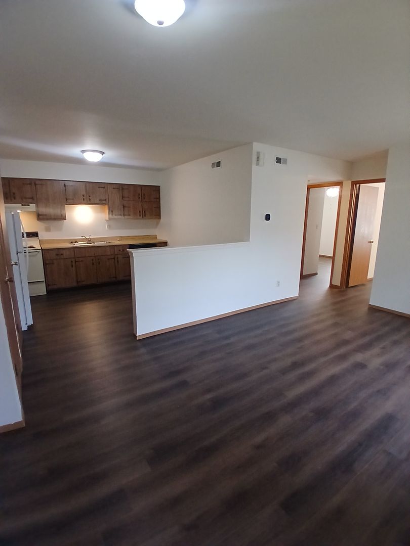 Fenton Apartment: 684 South Old Highway 141