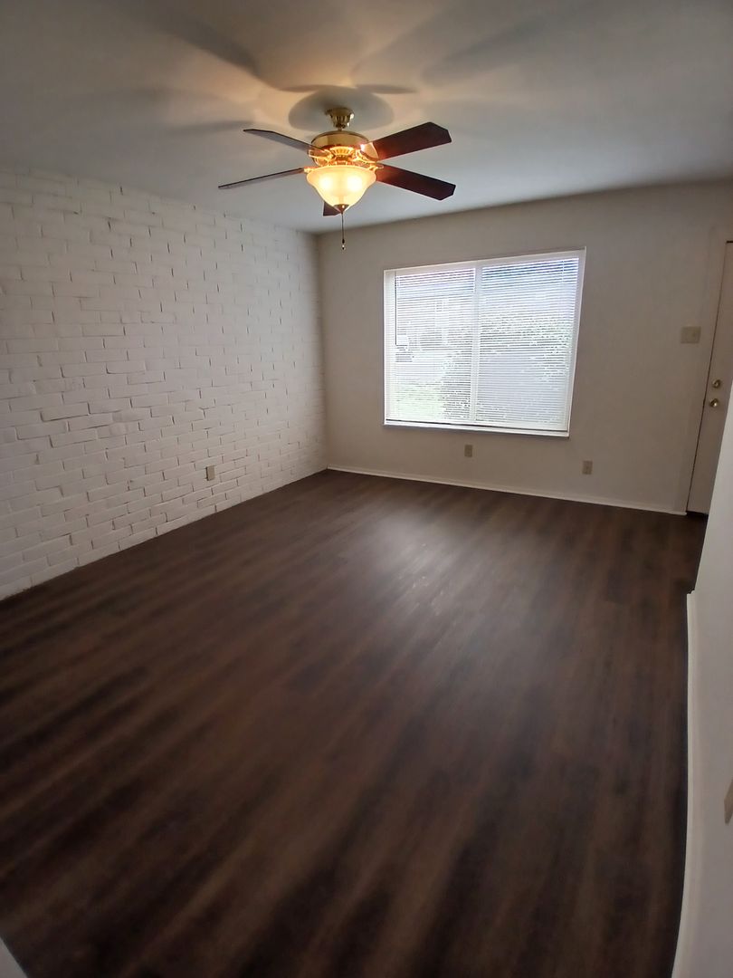 St Louis Apartment: 4080 Sir Bors