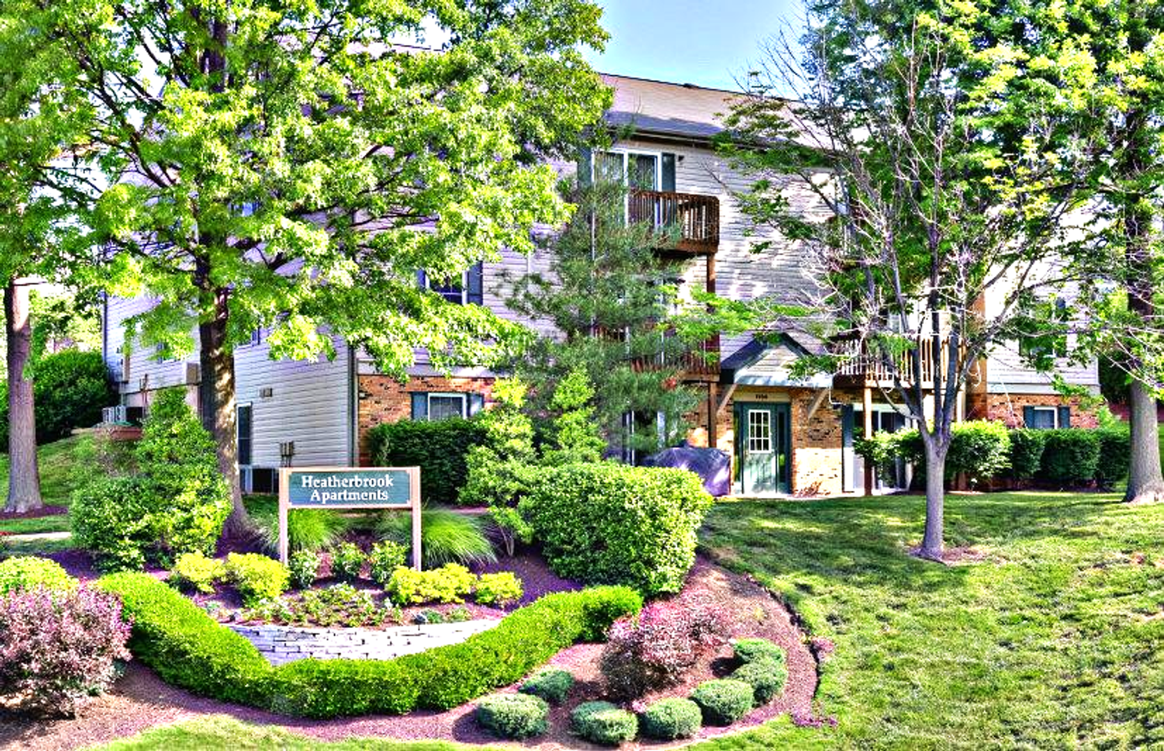St. Louis Apartment: 1100 Kingbolt Cir Dr.