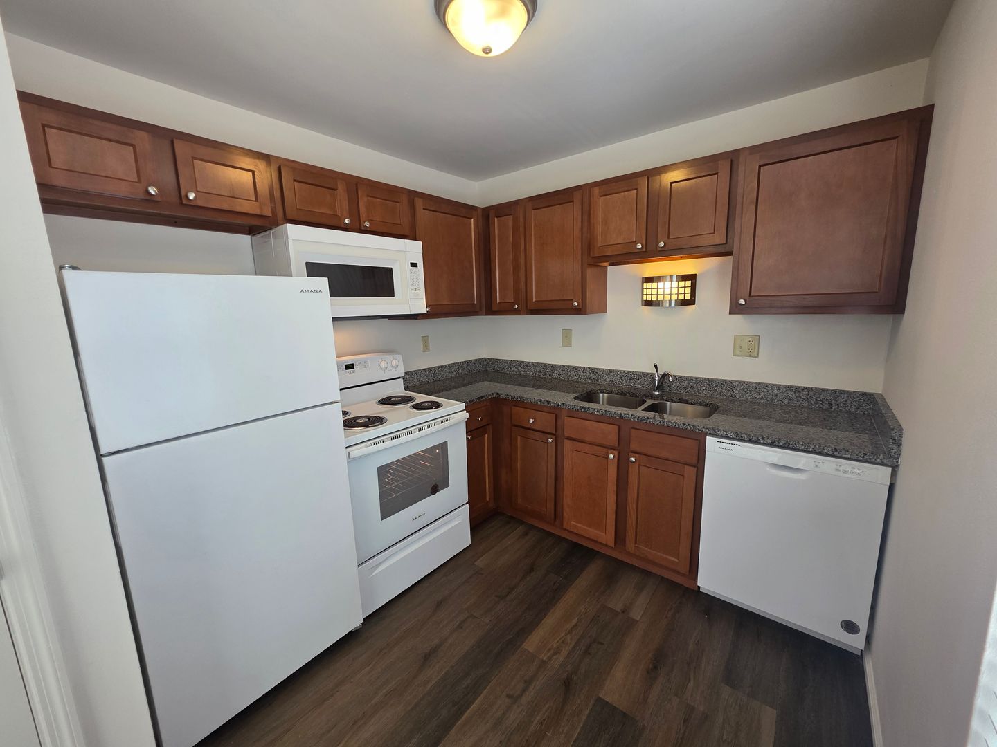 Fenton Apartment: 684 South Old Highway 141
